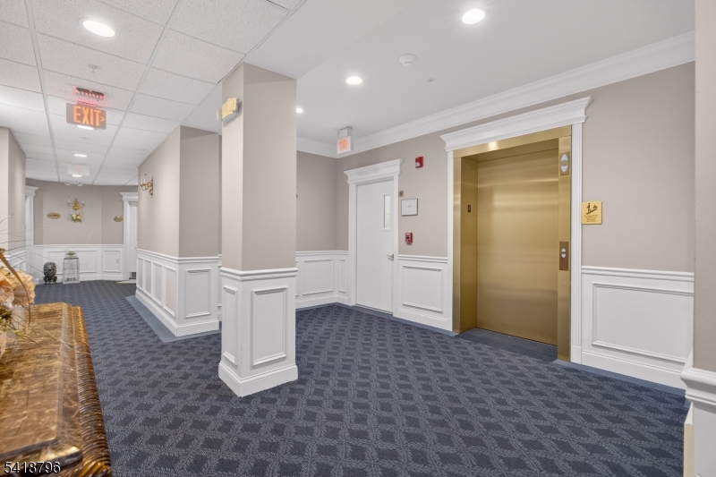 9210 Ravenscroft Road Clifton, NJ 07013 - Photo 3 of 18