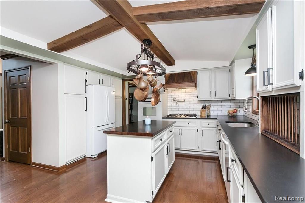 3600 Salem Drive Rochester Hills, MI 48306 - Photo 15 of 46