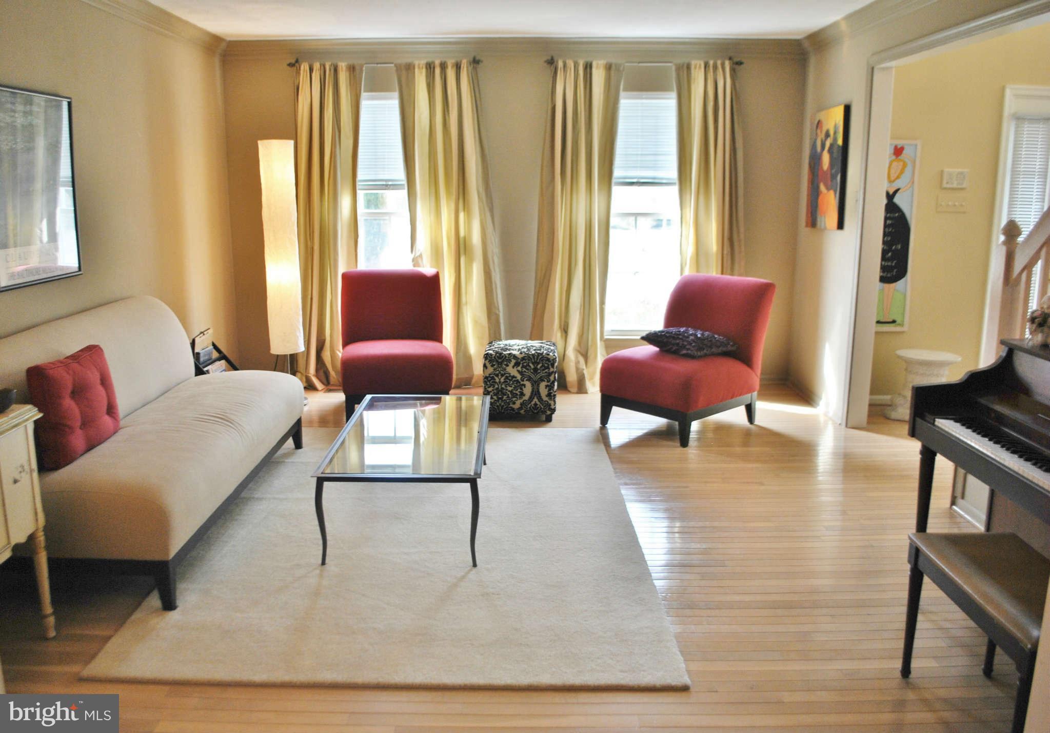 7520 Stream Crossing Road Baltimore, MD 21209 - Photo 13 of 30 Living Room