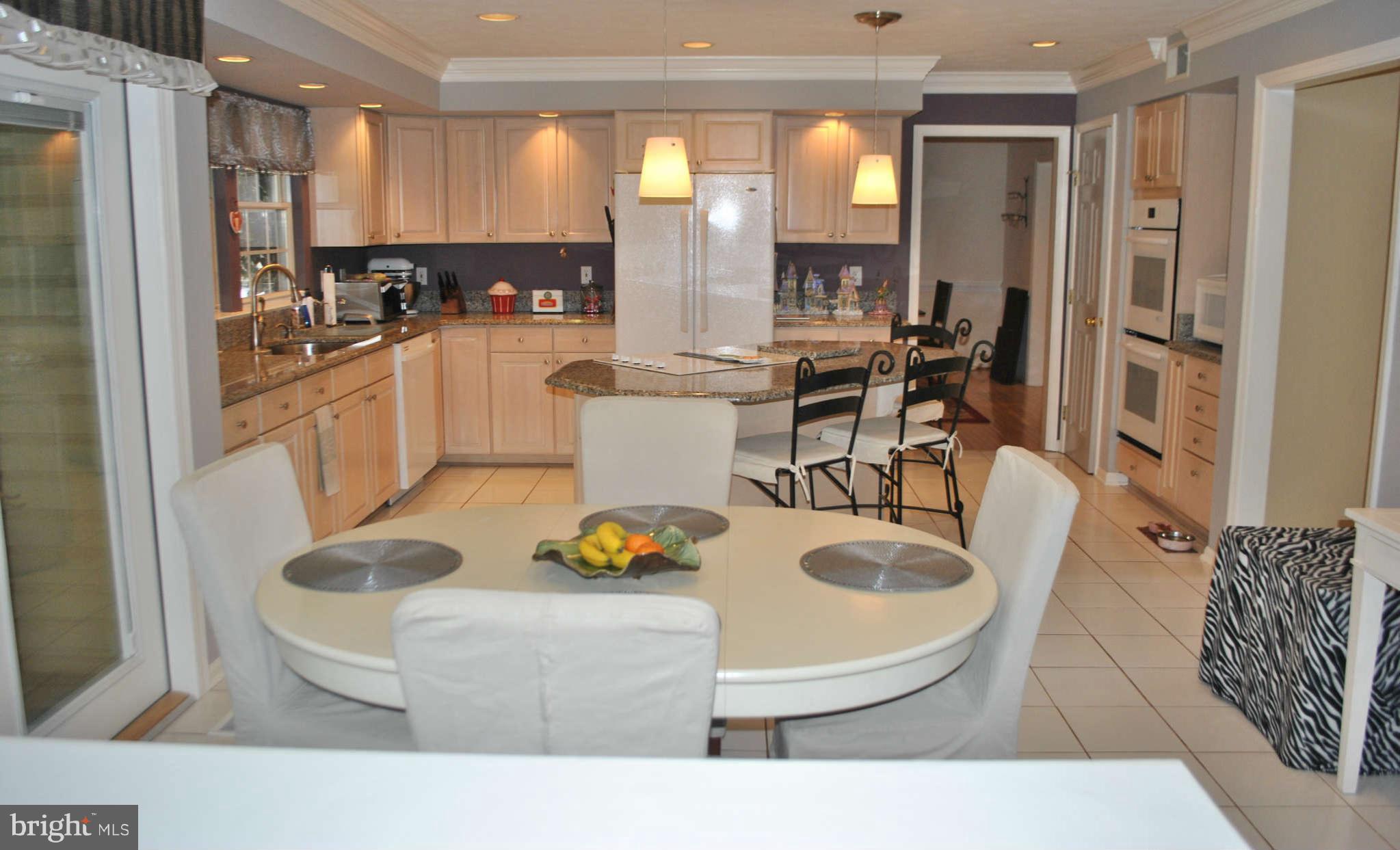 7520 Stream Crossing Road Baltimore, MD 21209 - Photo 5 of 30 Kitchen