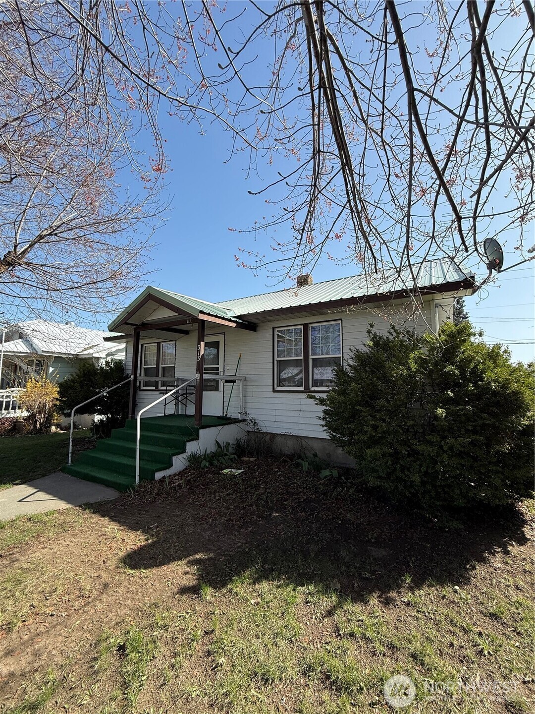 313 Birch Street South Omak, WA 98841 - Photo 2 of 15