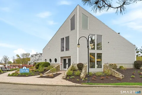 $3,950 | 216 Breakers Lane, Unit 216, Stratford, CT 06615