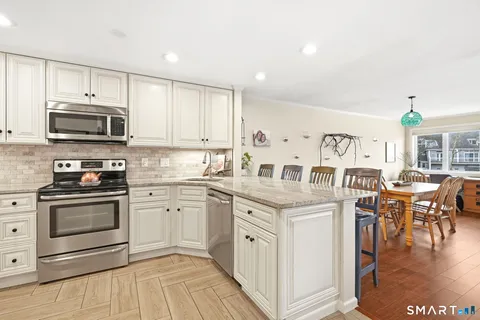$3,950 | 216 Breakers Lane, Unit 216, Stratford, CT 06615