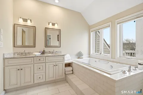 $3,950 | 216 Breakers Lane, Unit 216, Stratford, CT 06615