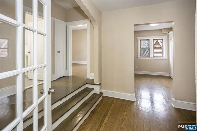 $3,295 | 204 Church Street, Boonton, NJ 07005