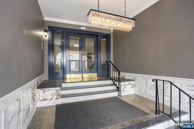 $3,295 | 204 Church Street, Boonton, NJ 07005