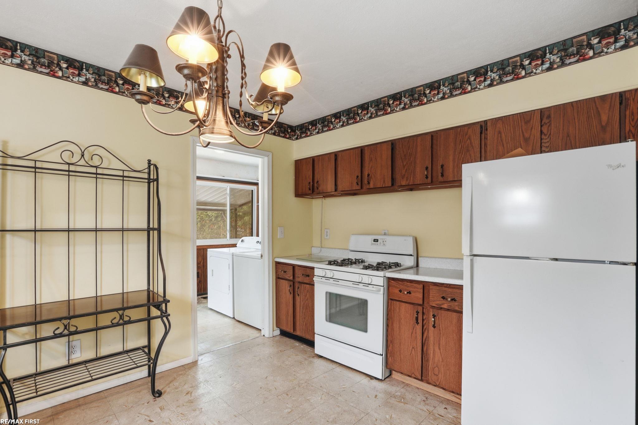 7220 Stephens Road Center Line, MI 48015 - Photo 12 of 23