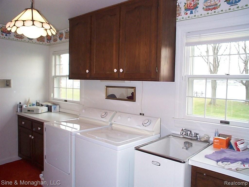 2145 River Road St. Clair, MI 48079 - Photo 15 of 25 15 LAUNDRY ROOM 2145 River.JP
