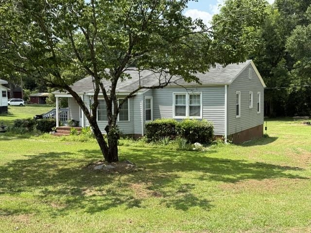15570 Highway 221 Enoree, SC 29335 - Photo 2 of 31