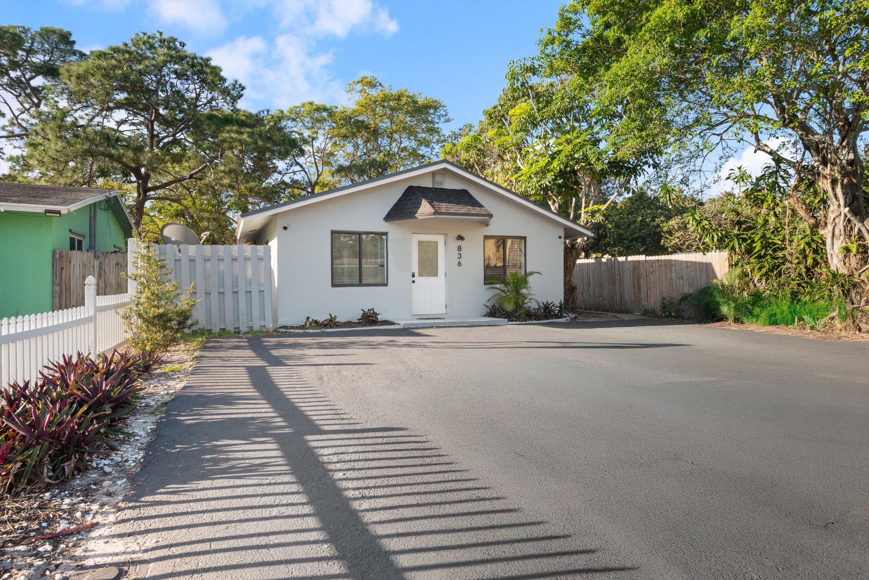 836 Southwest 13th Court Pompano Beach, FL 33060 - Photo 1 of 37 Front Exterior