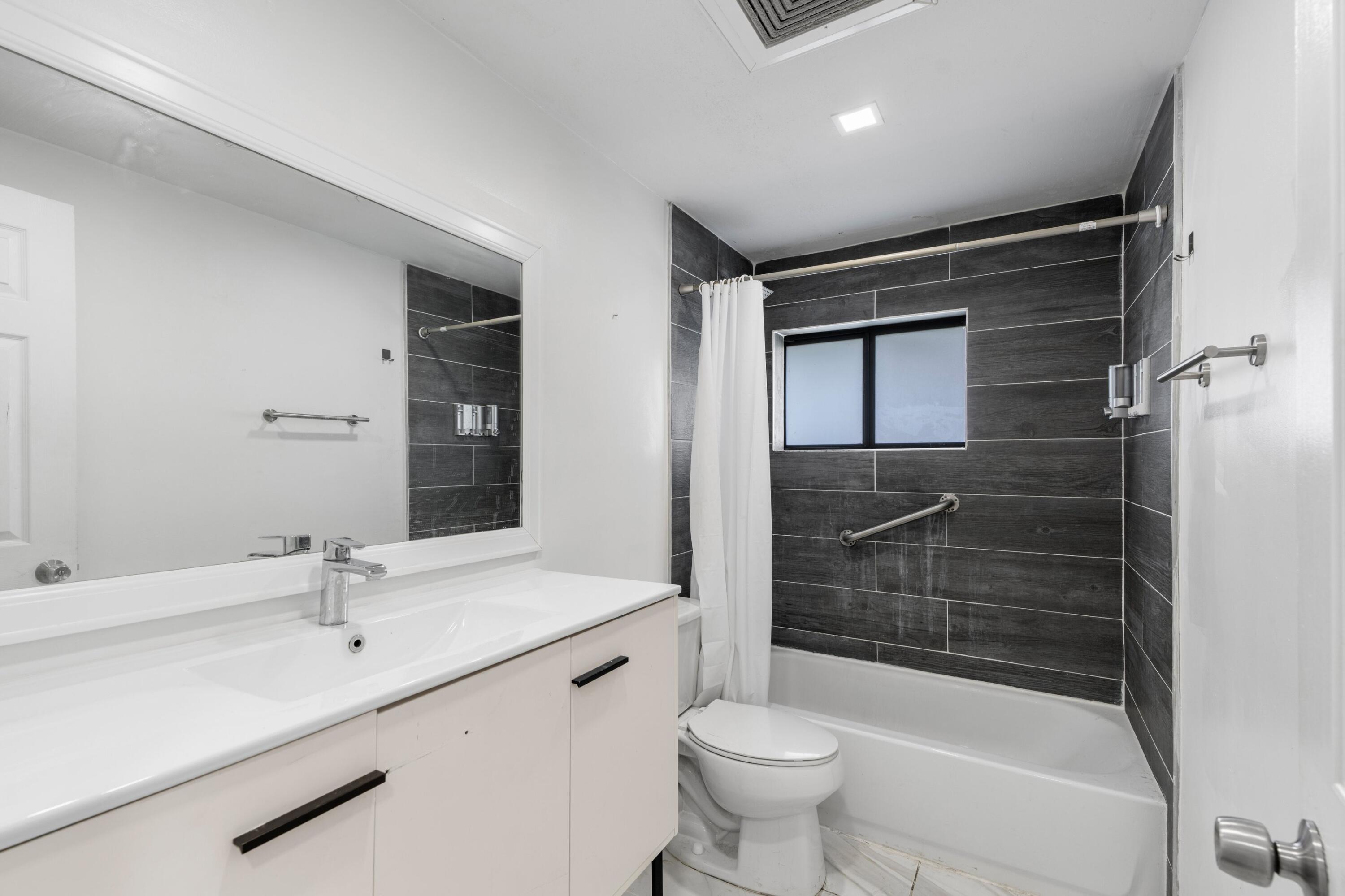 836 Southwest 13th Court Pompano Beach, FL 33060 - Photo 12 of 37 Primary Bathroom