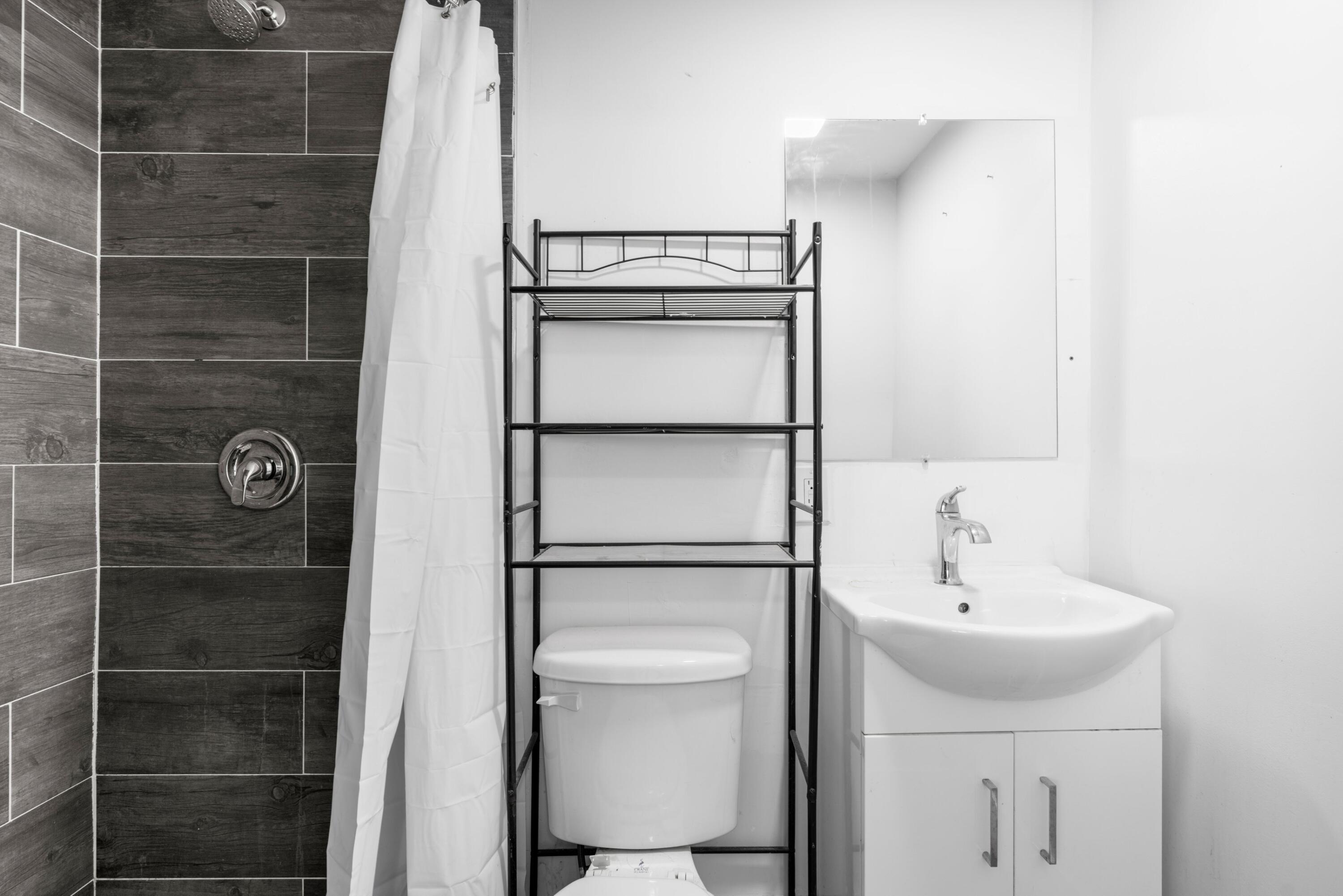 836 Southwest 13th Court Pompano Beach, FL 33060 - Photo 15 of 37 Bathroom #2