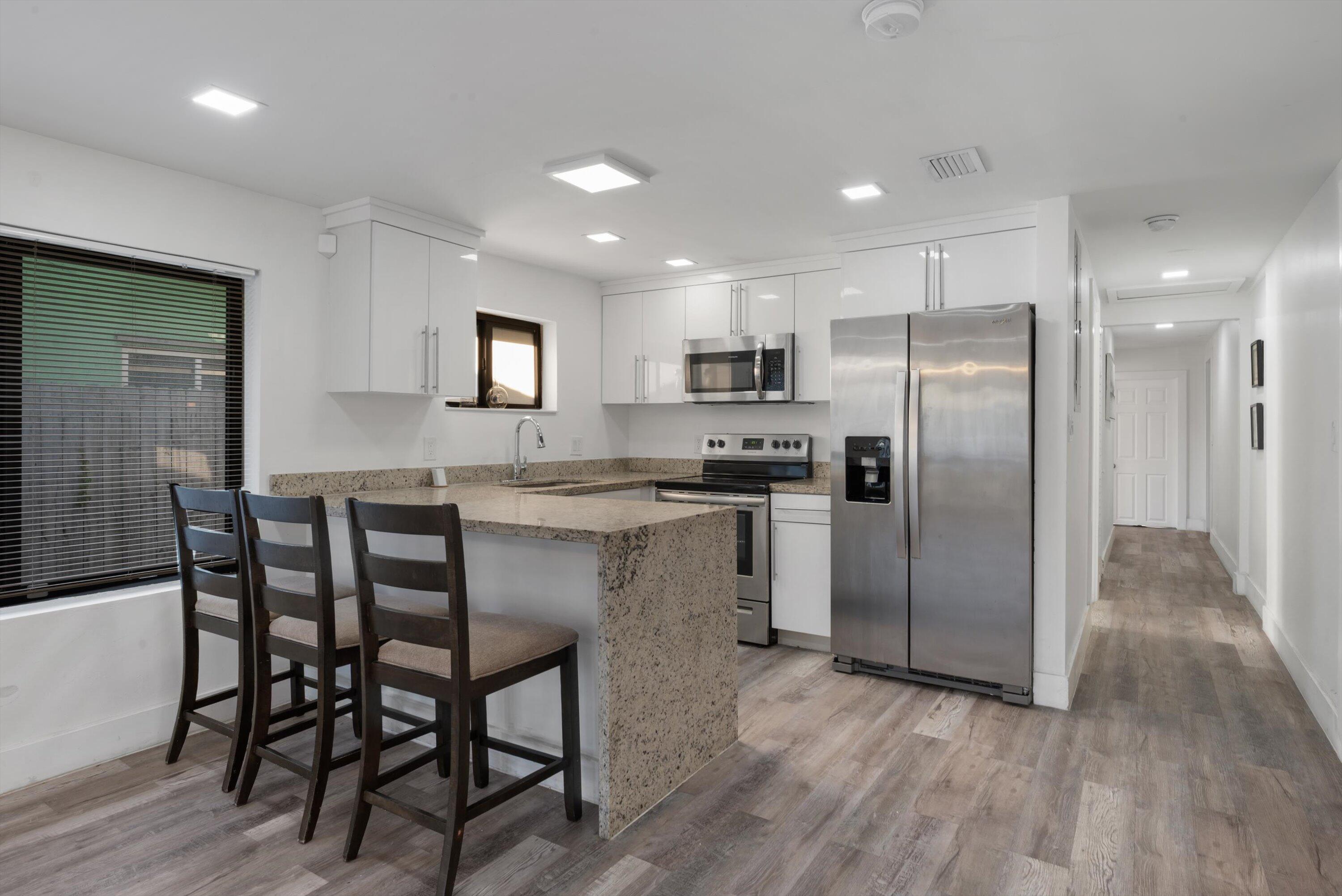 836 Southwest 13th Court Pompano Beach, FL 33060 - Photo 4 of 37 Kitchen