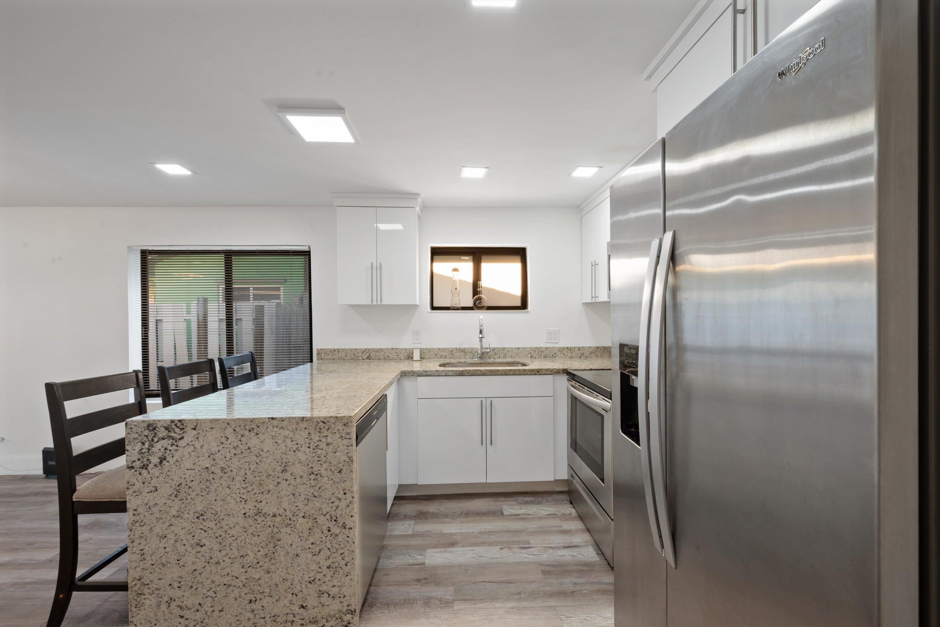 836 Southwest 13th Court Pompano Beach, FL 33060 - Photo 5 of 37 Kitchen