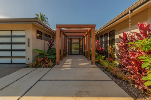 $10,995,000 | 184 Lolowaa Place, Kihei, HI 96753