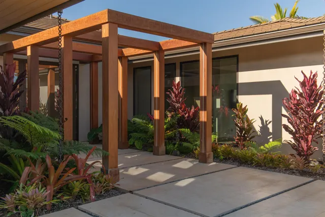 $10,995,000 | 184 Lolowaa Place, Kihei, HI 96753