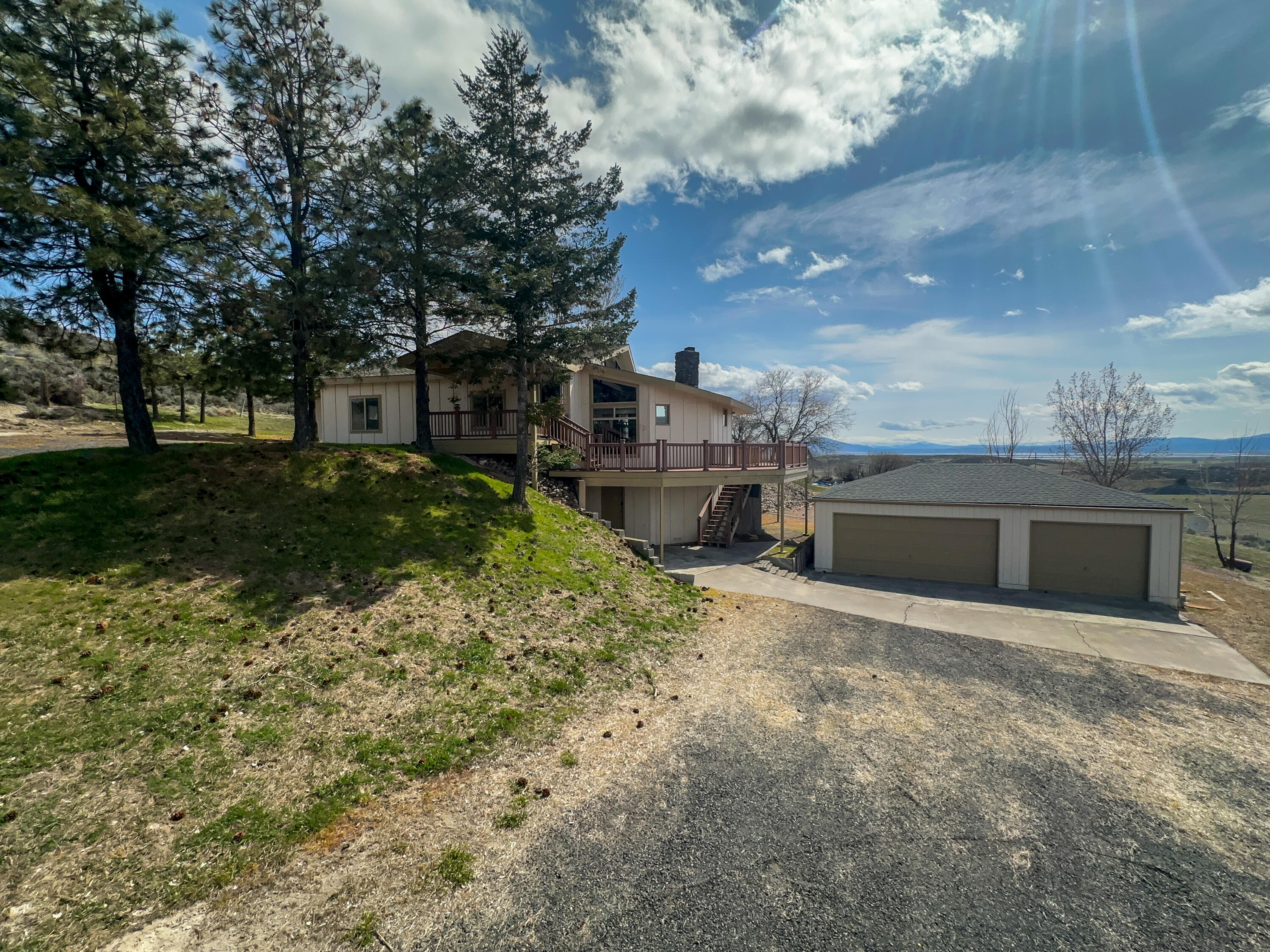 9820 Buesing Road Klamath Falls, OR 97603 - Photo 1 of 55 9820 Buesing Road