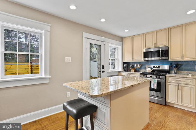 2347 South Arlington Ridge Road Arlington, VA 22202 - Photo 3 of 42 Bright and inviting kitchen space.