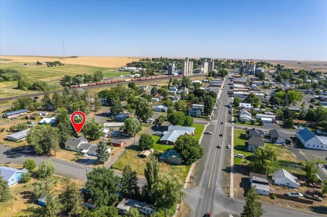 $285,000 | 211 West Linden Street, Harrington, WA 99134