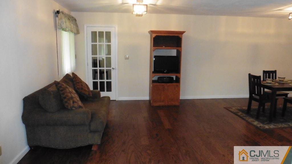 20 Kingsley Road Kendall Park, NJ 08824 - Photo 16 of 25 Gallery Image 16