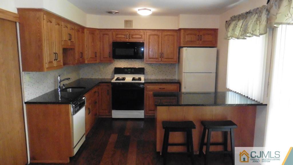 20 Kingsley Road Kendall Park, NJ 08824 - Photo 17 of 25 Gallery Image 17