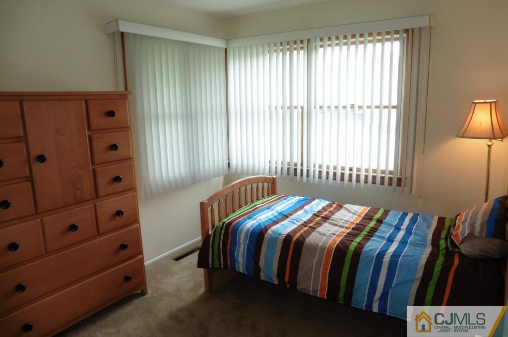 20 Kingsley Road Kendall Park, NJ 08824 - Photo 5 of 25 Gallery Image 5