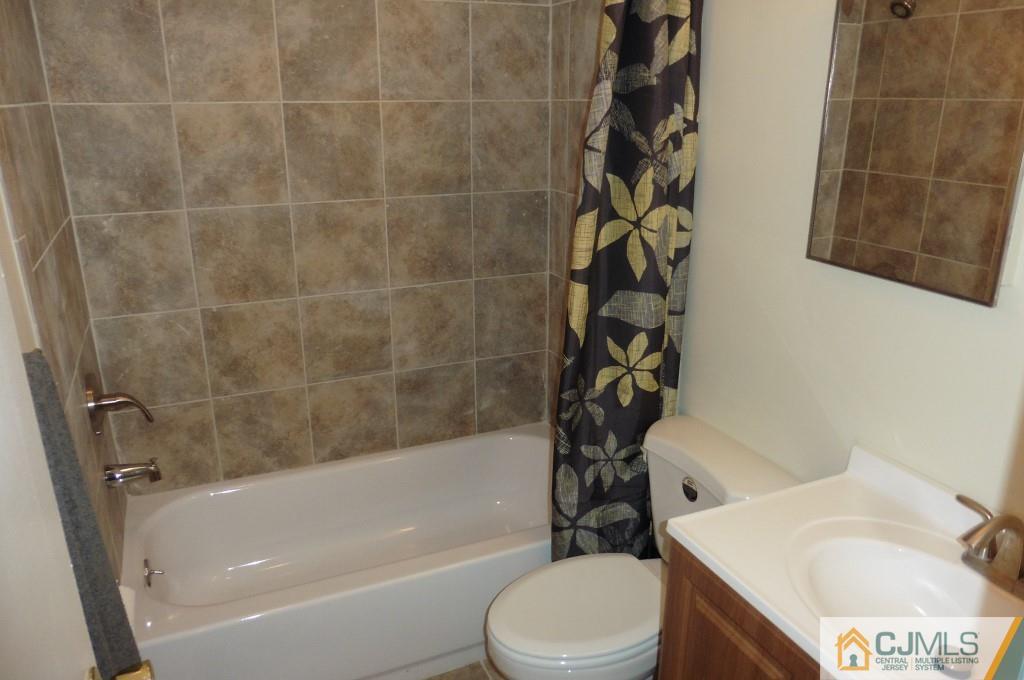 20 Kingsley Road Kendall Park, NJ 08824 - Photo 7 of 25 Gallery Image 7