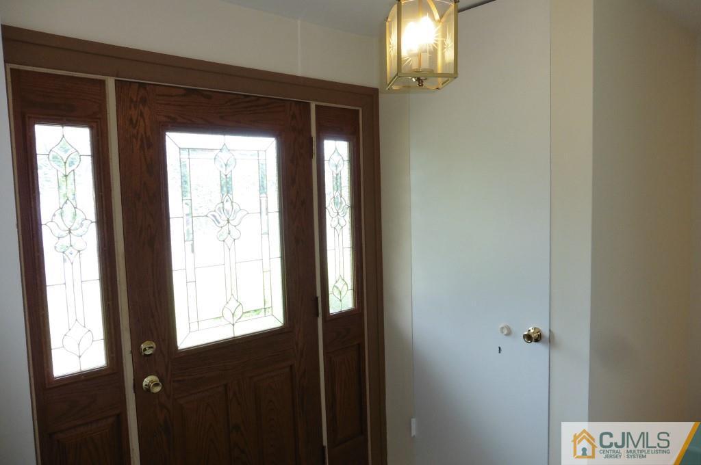 20 Kingsley Road Kendall Park, NJ 08824 - Photo 9 of 25 Gallery Image 9