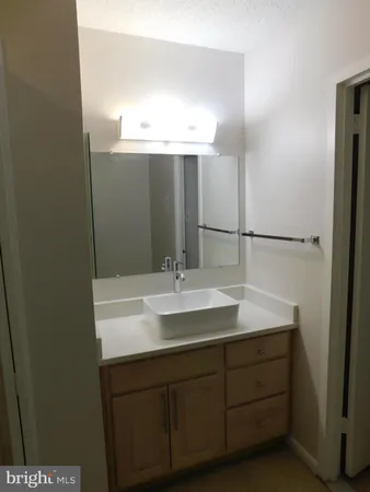 $1,600 | 3701 3701-south S George Mason Dr Falls, Unit 708N, Falls Church, VA 22041