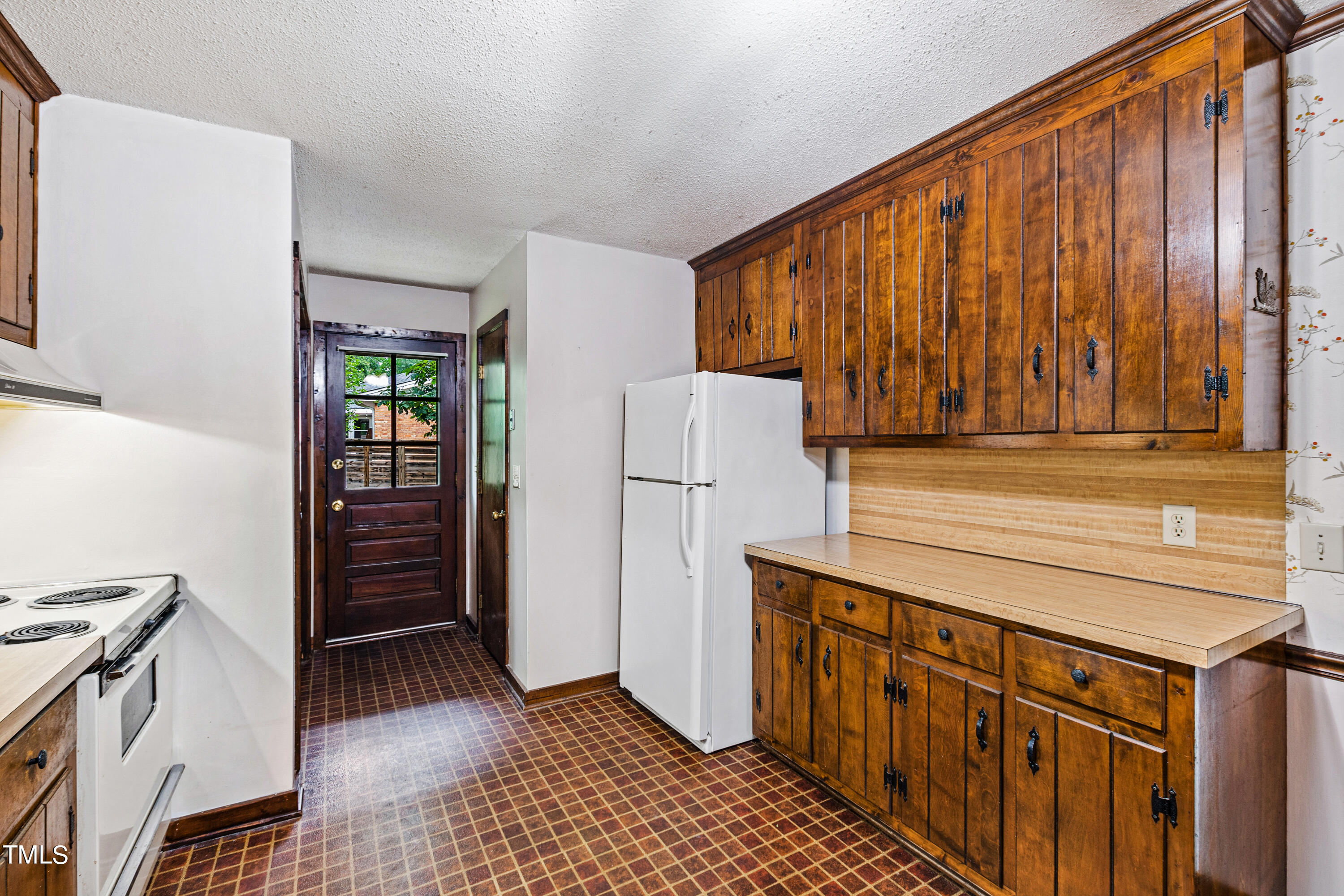 224 Singleton Street Raleigh, NC 27606 - Photo 16 of 49 KitchenD