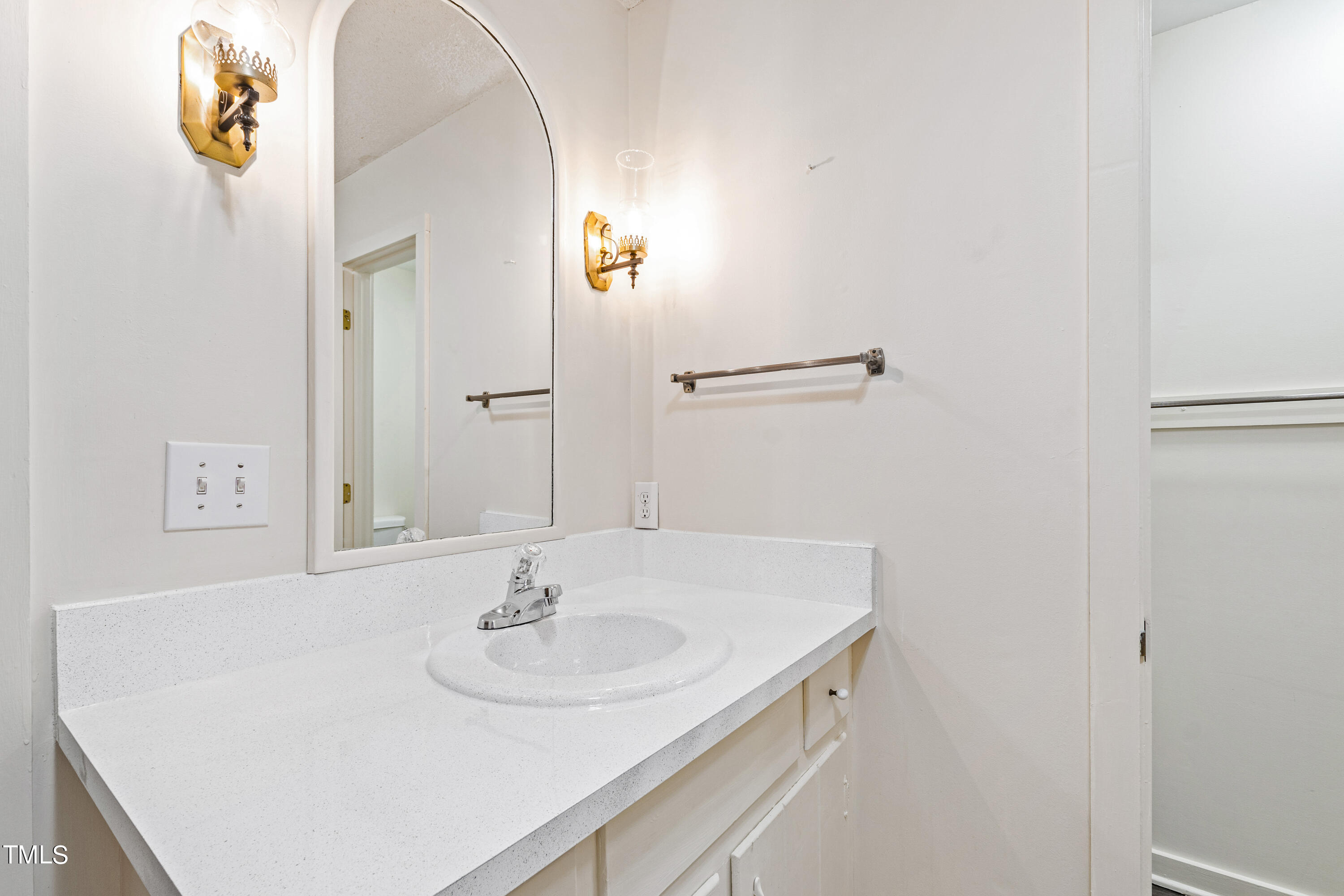 224 Singleton Street Raleigh, NC 27606 - Photo 35 of 49 Bathroom01A