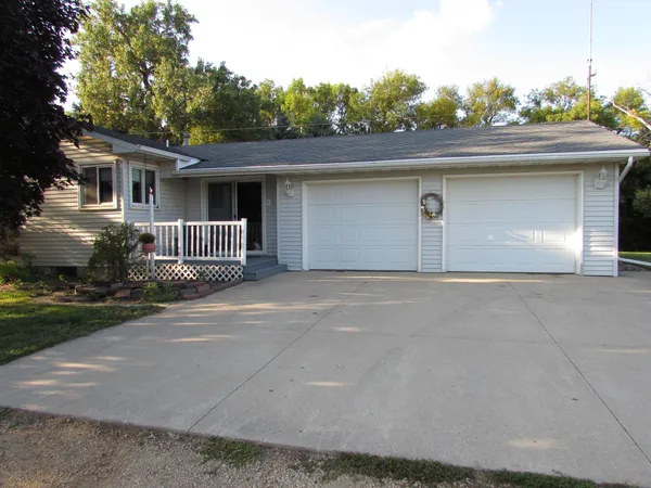 $320,000 | 276 180th Avenue, Fairmont, MN 56031
