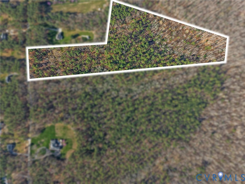 a view of a small yard