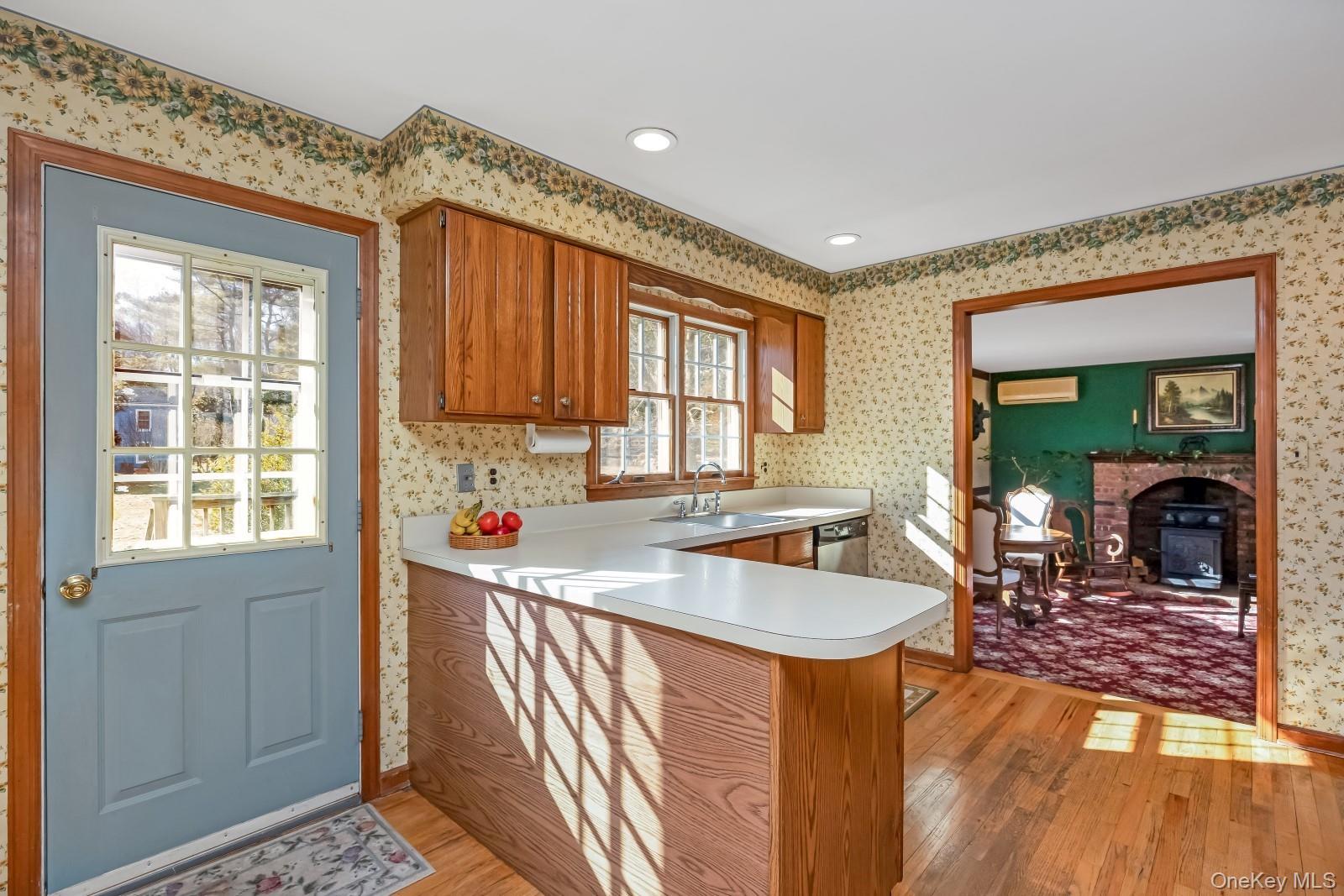 43 Farm Road North Wading River, NY 11792 - Photo 11 of 36