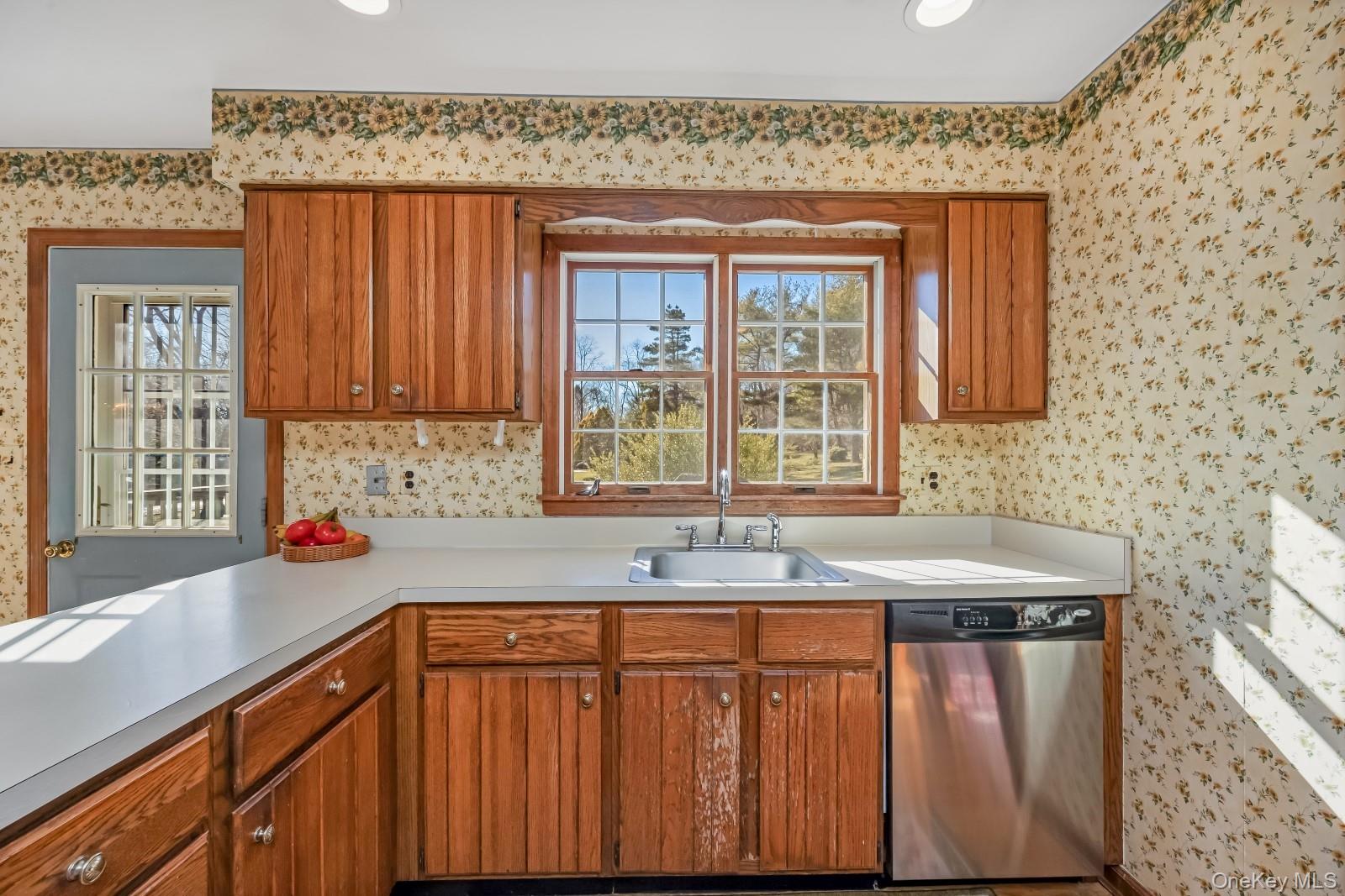43 Farm Road North Wading River, NY 11792 - Photo 13 of 36