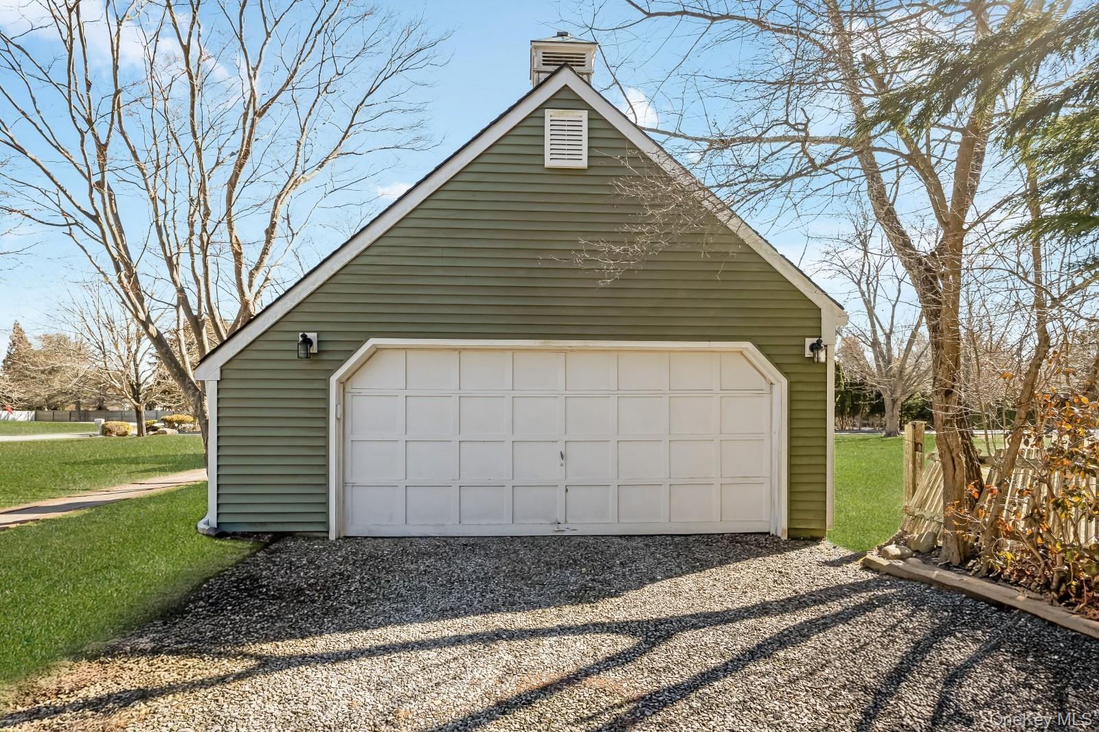 43 Farm Road North Wading River, NY 11792 - Photo 26 of 36