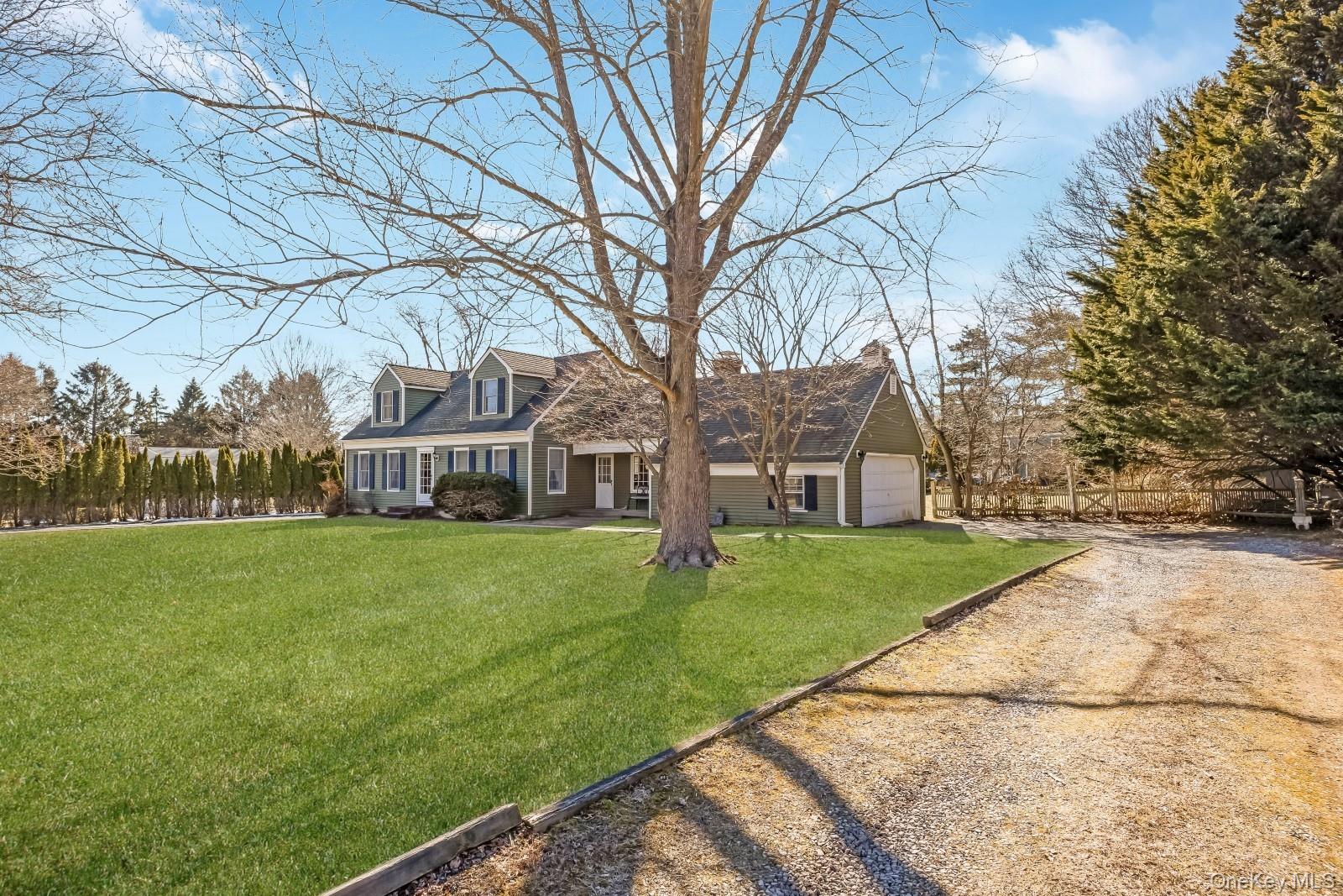 43 Farm Road North Wading River, NY 11792 - Photo 4 of 36