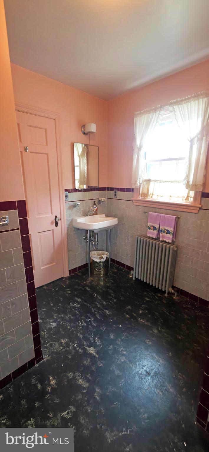 322 Roberts Mill Road Taneytown, MD 21787 - Photo 13 of 16 Bathroom 2 - view 1