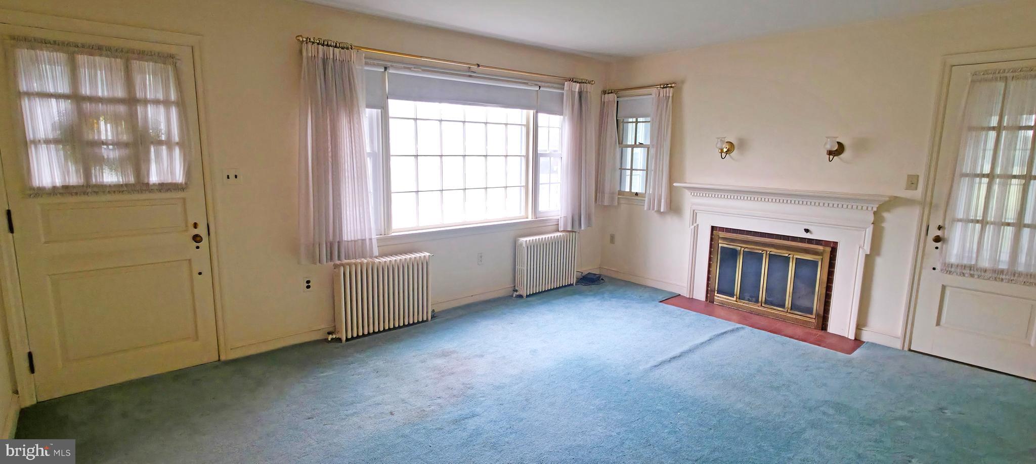 322 Roberts Mill Road Taneytown, MD 21787 - Photo 4 of 16 Living Room