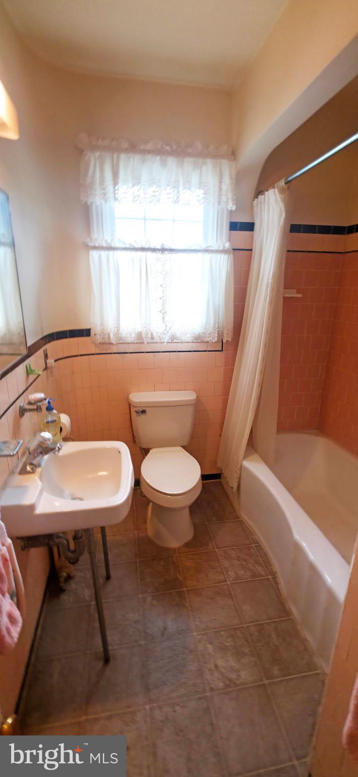 322 Roberts Mill Road Taneytown, MD 21787 - Photo 10 of 16 Bathroom 1