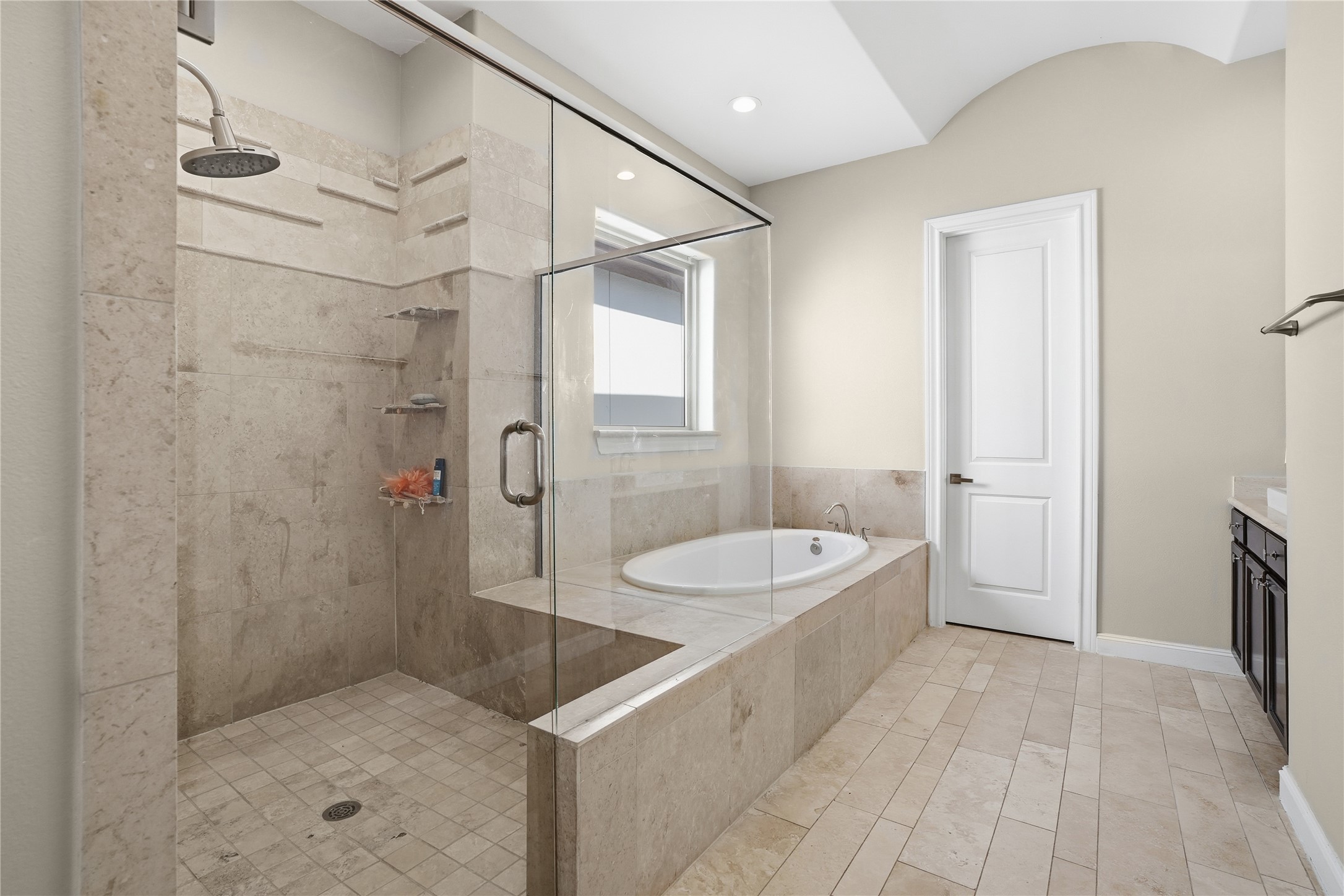 2843 Rusk Street Houston, TX 77003 - Photo 22 of 32 primary bathroom on 3rd floor