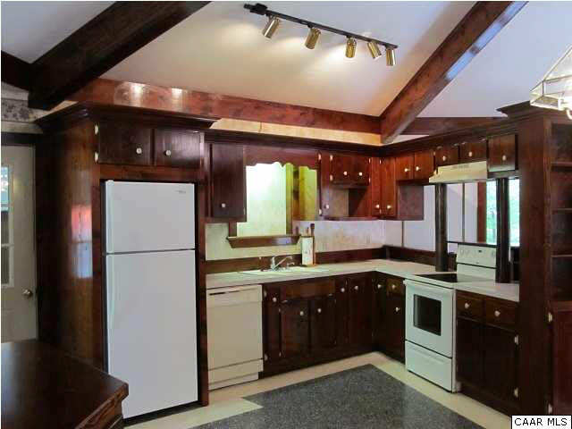 264 Creek Road Troy, VA 22974 - Photo 6 of 39 Kitchen