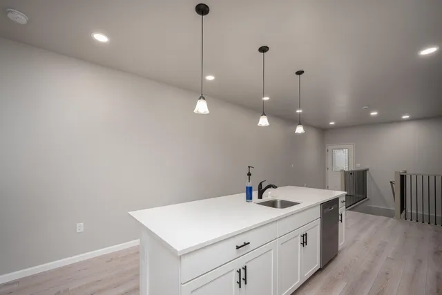 $424,900 | 3314 West Alvina Avenue, Greenfield, WI 53221