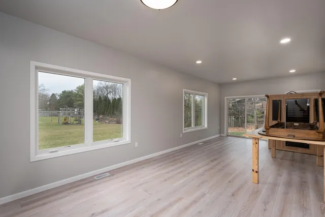 $424,900 | 3314 West Alvina Avenue, Greenfield, WI 53221