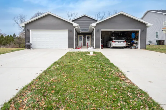 $424,900 | 3314 West Alvina Avenue, Greenfield, WI 53221
