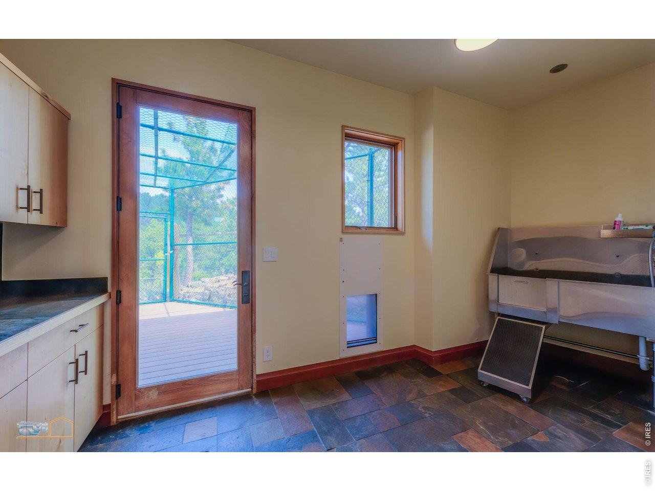 11780 Gold Hill Road Boulder, CO 80302 - Photo 22 of 32 Dog wash & enclosed dog run