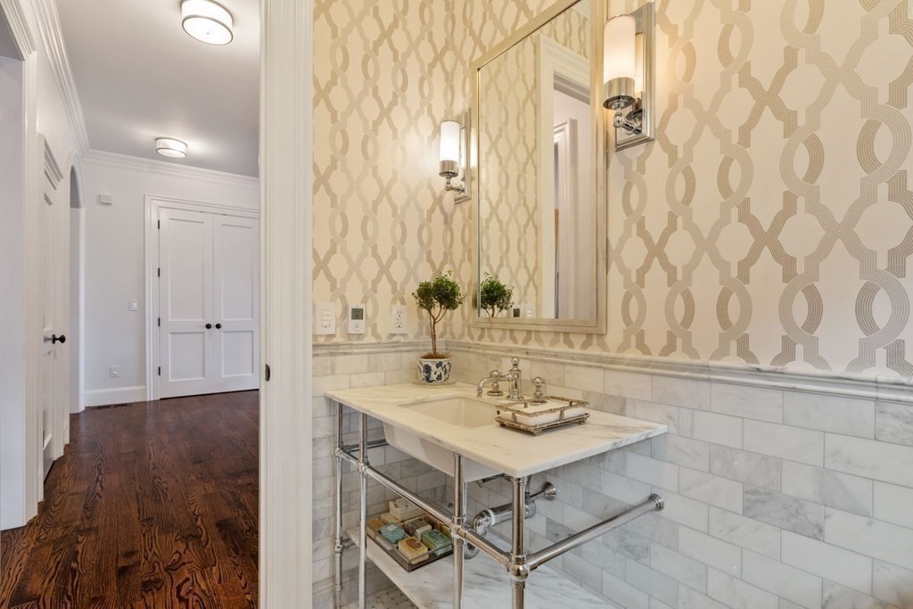 12 Mountview Road Wellesley, MA 02481 - Photo 18 of 38