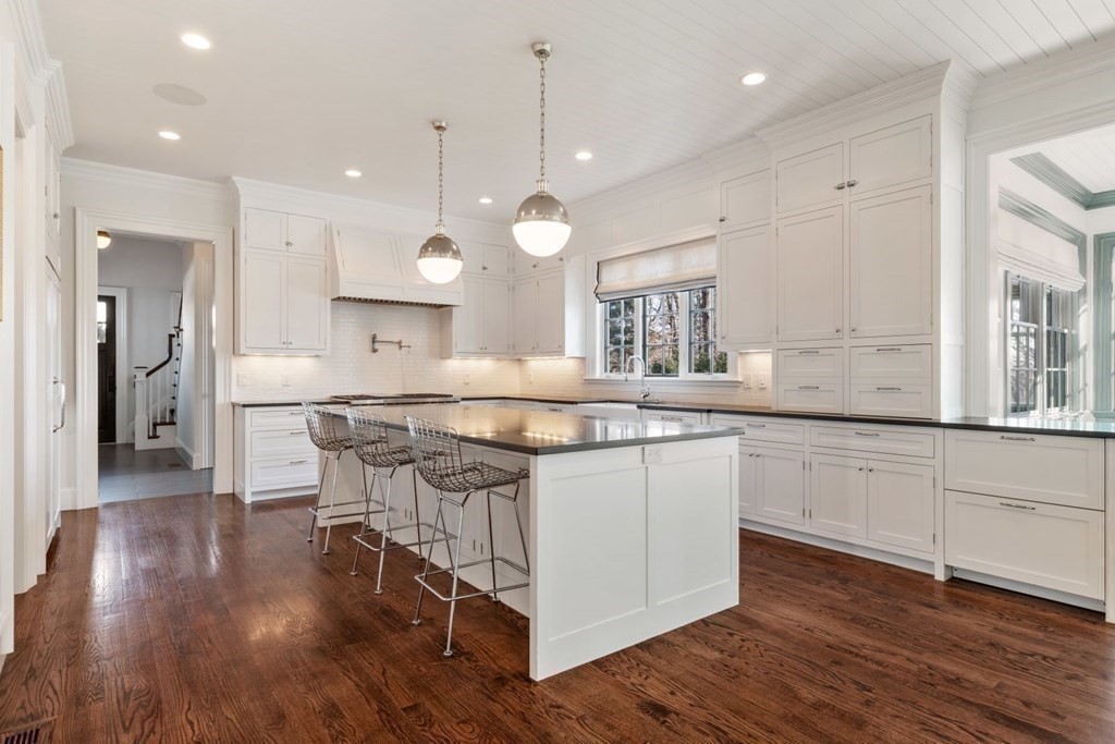 12 Mountview Road Wellesley, MA 02481 - Photo 9 of 38