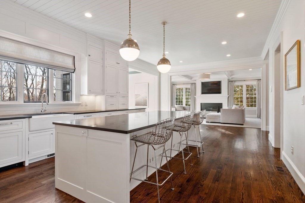 12 Mountview Road Wellesley, MA 02481 - Photo 10 of 38