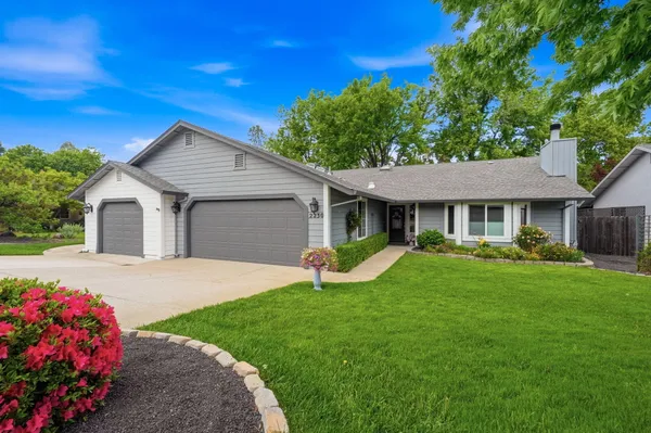 $629,000 | 2230 Wicklow Street, Redding, CA 96001